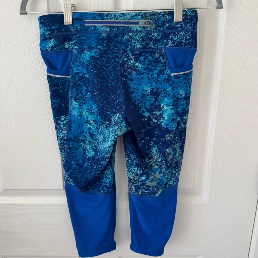 Athleta Splatter Be Free Knicker Crop Leggings Blue print size X-Small cropped - Picture 2 of 8